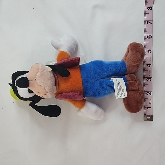 Vintage NWT Disney Goofy Plush Y2K 45 Years of Magic Disneyland Figurine - Picture 11 of 13